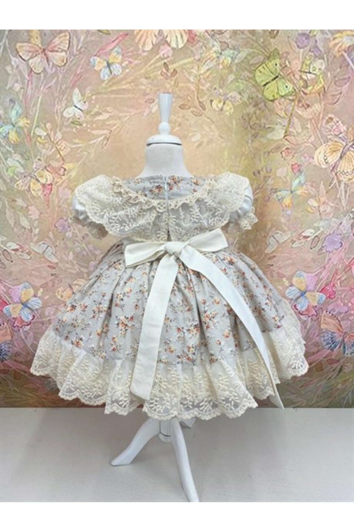 Krem Çiçekli Vintage Kız Bebek Elbisesi 3