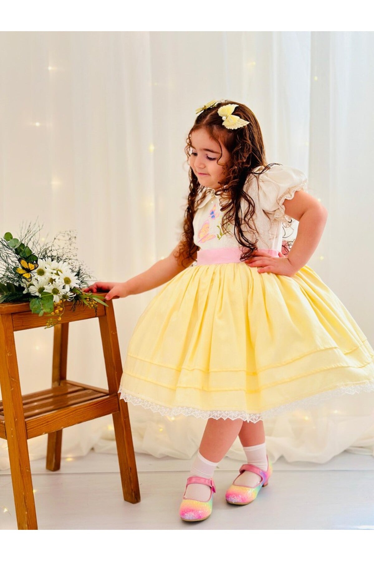 Sarı Nakışlı Vintage Kız Bebek Elbisesi 4