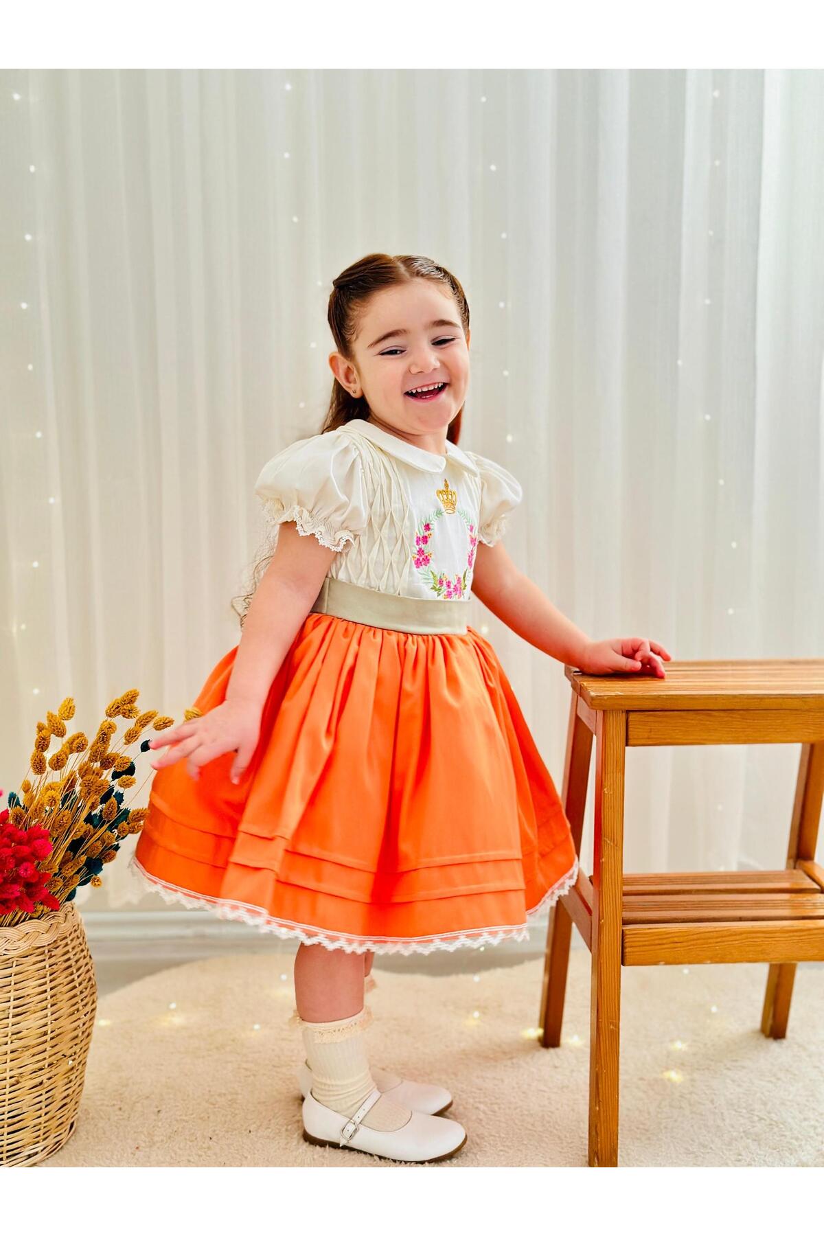 Turuncu Nakışlı Vintage Kız Bebek Elbisesi 5