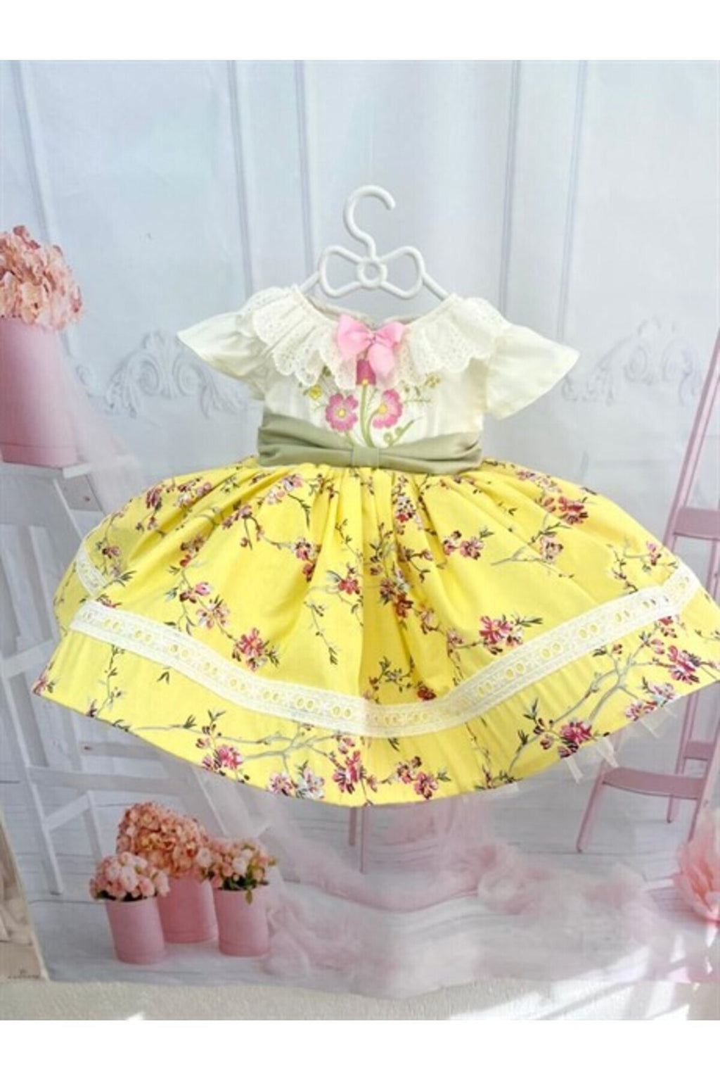 Sarı Çiçekli Nakışlı Vintage Kız Bebek Elbisesi 4