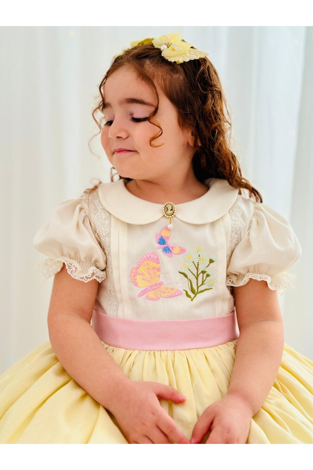 Sarı Nakışlı Vintage Kız Bebek Elbisesi 3