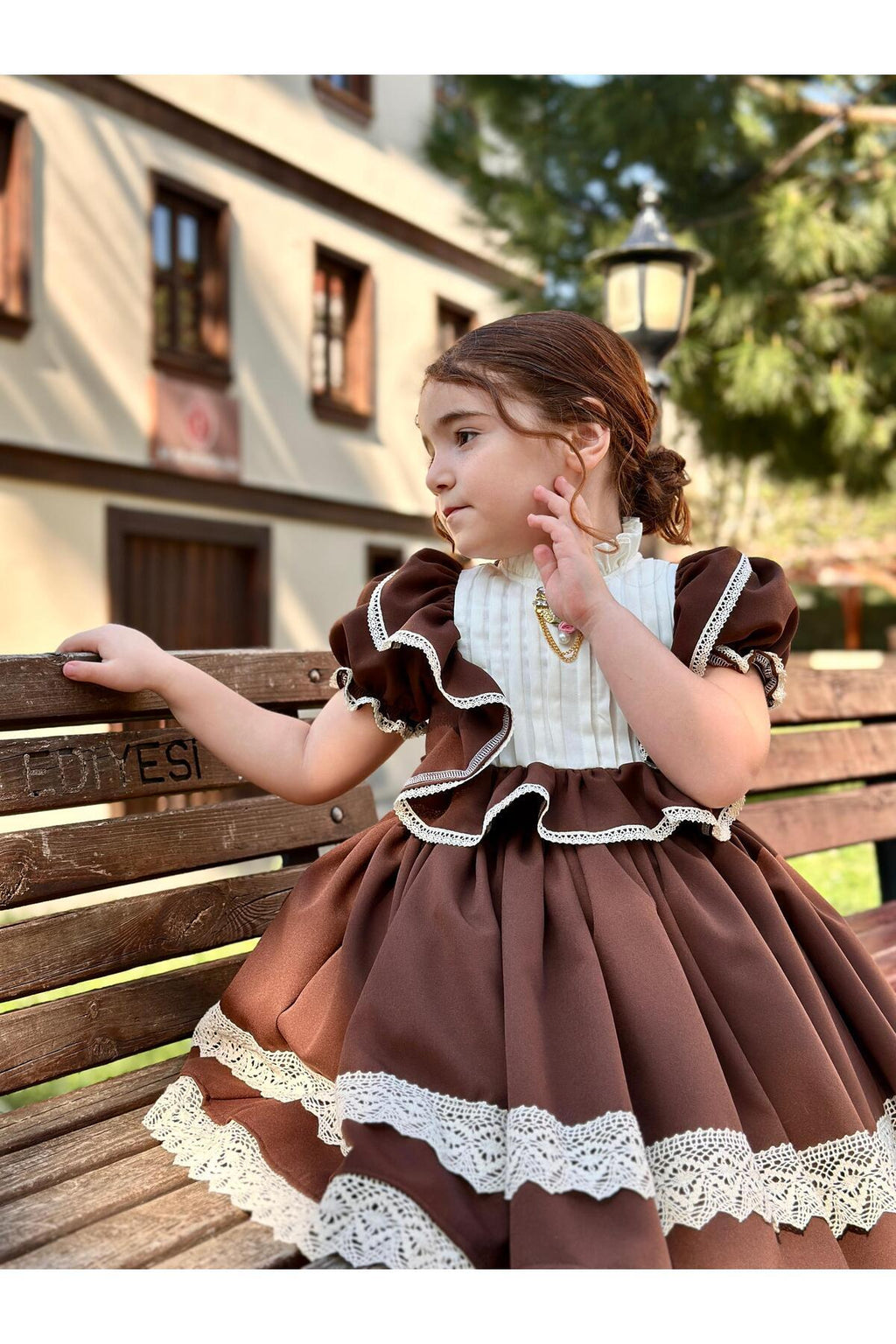 Verona Kahverengi Vintage Kız Bebek Elbisesi 3