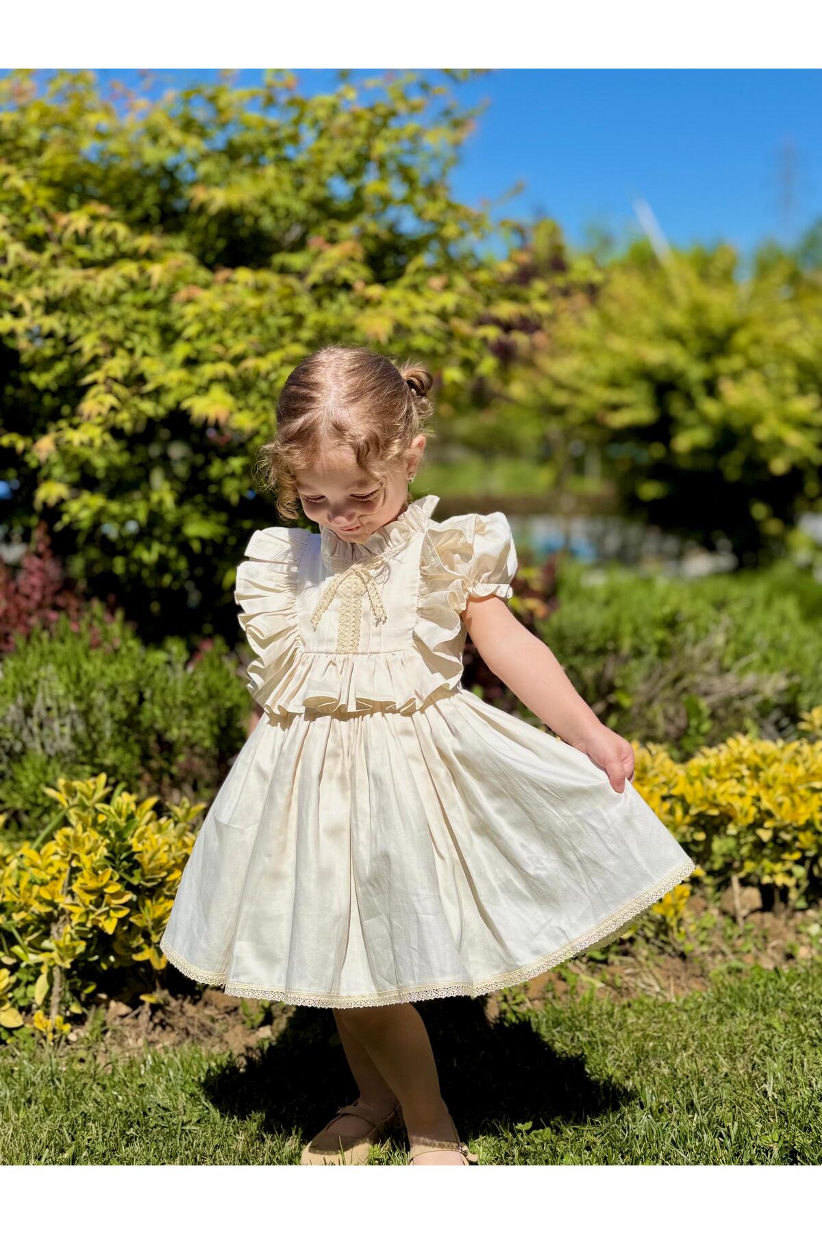 Defne Krem Vintage Kız Bebek Elbise 3