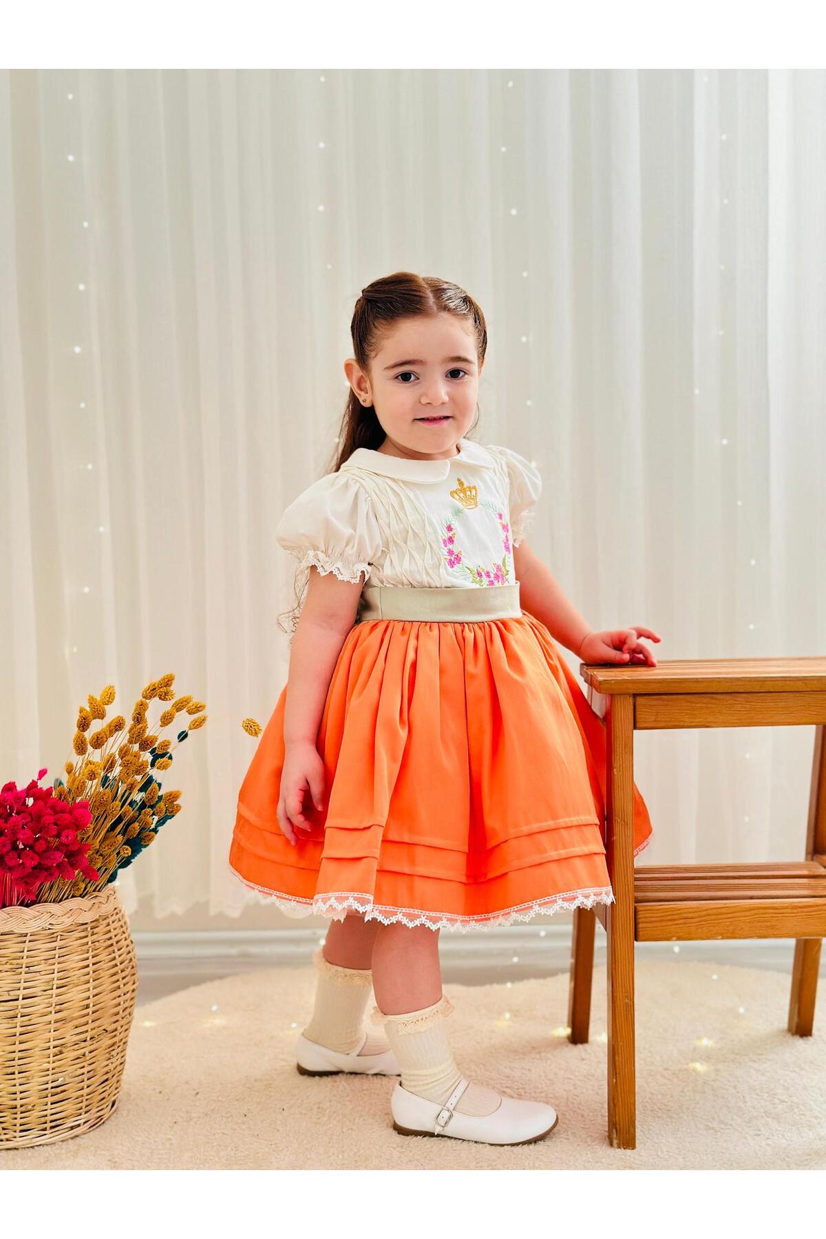 Turuncu Nakışlı Vintage Kız Bebek Elbisesi