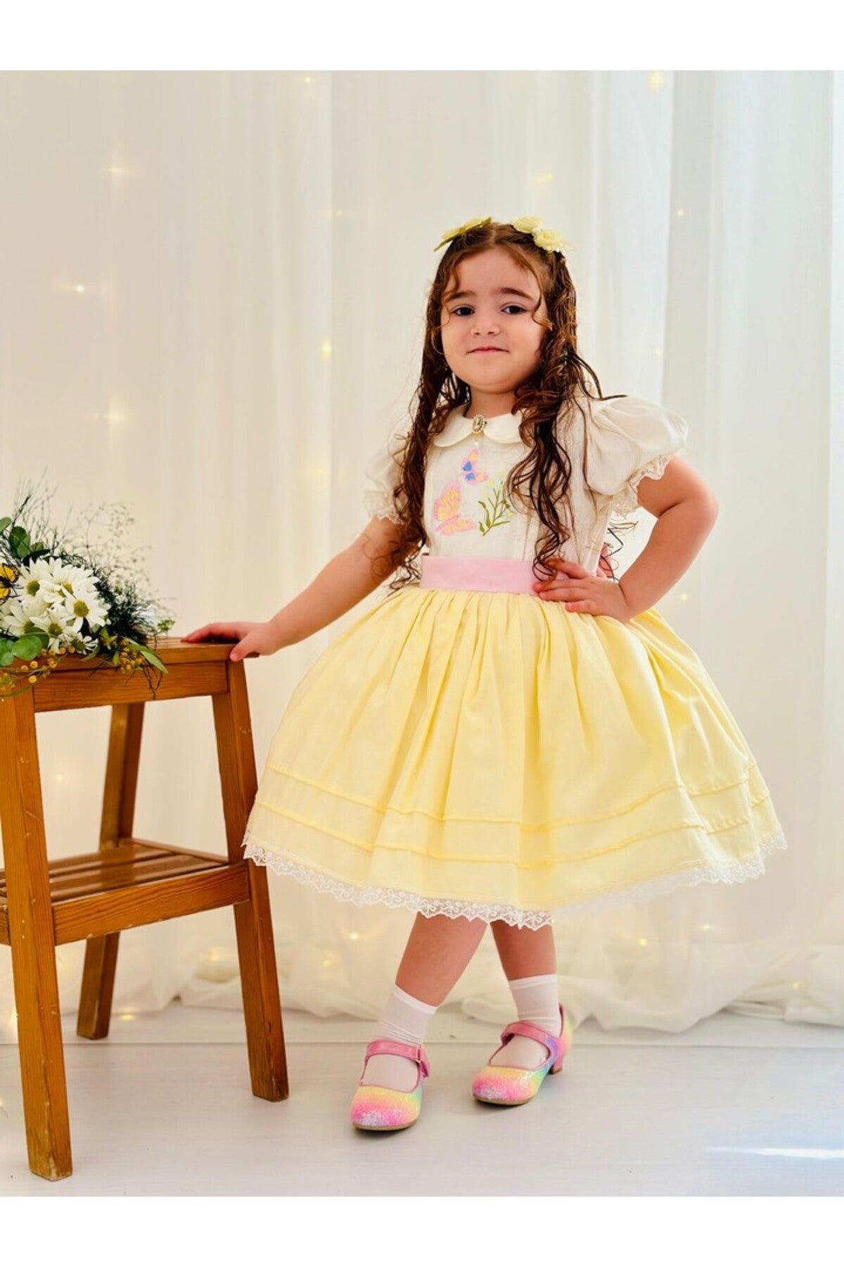 Sarı Nakışlı Vintage Kız Bebek Elbisesi