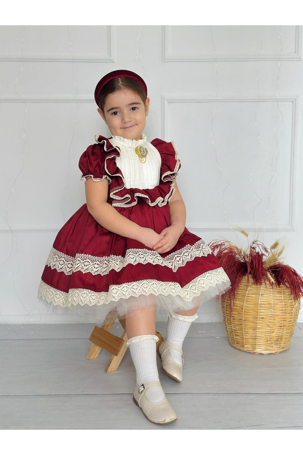 Bordo Broşlu Vintage Kız Bebek Elbisesi